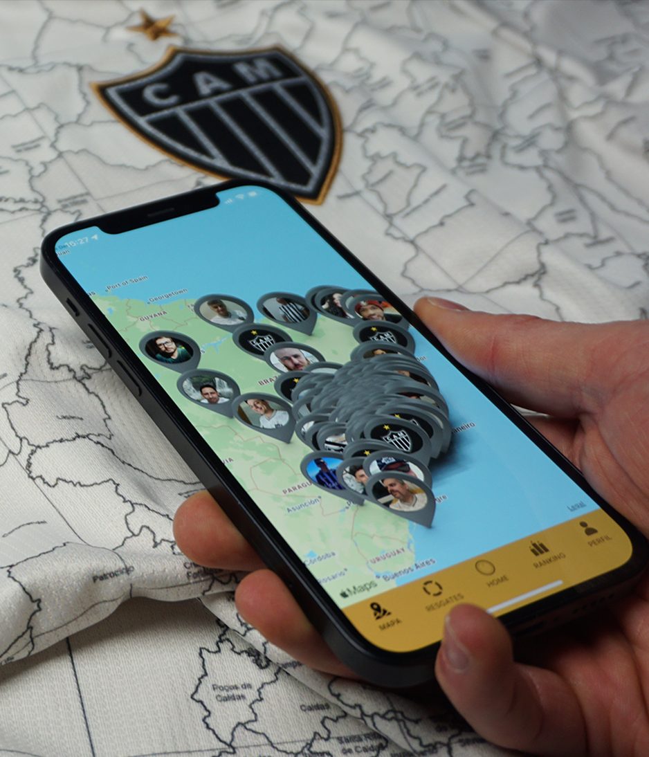 a hand holding a cell phone